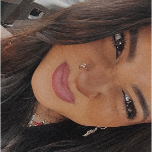 Meet your Posher, Monica - Picture 1 of 1